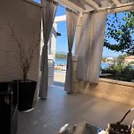 In With Seaview, Terrace, Air Condition, Wifi *