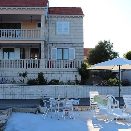 In With Seaview, Terrace, Air Condition, Wifi * Lumbarda