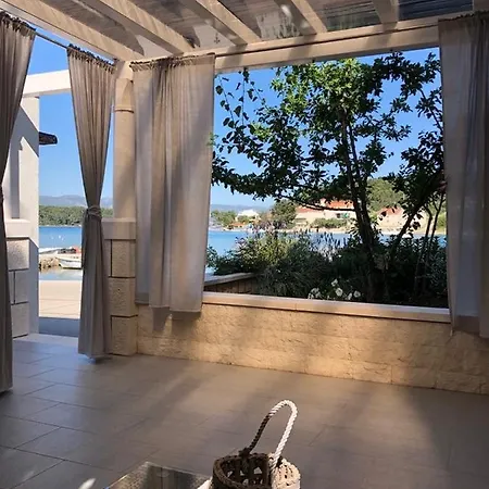 In With Seaview, Terrace, Air Condition, Wifi