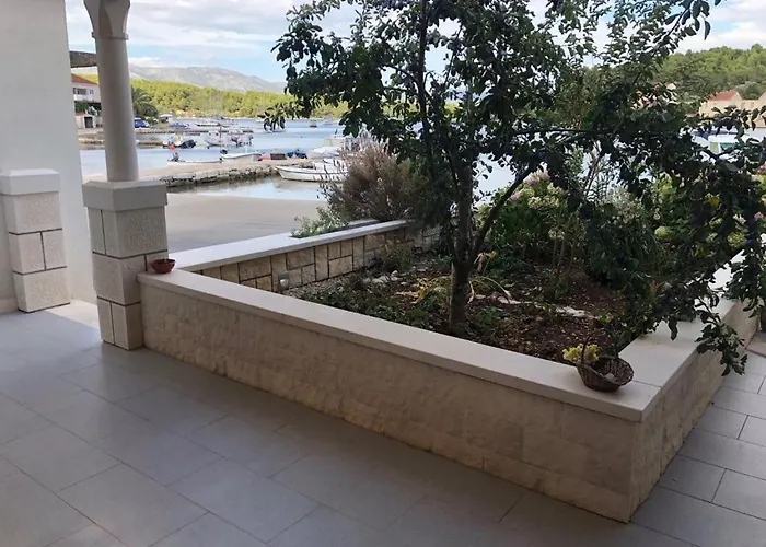 In With Seaview, Terrace, Air Condition, Wifi * Lumbarda