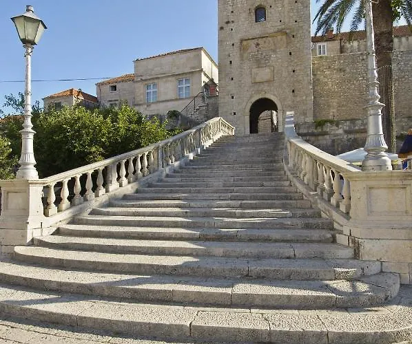 In With Seaview, Terrace, Air Condition, Wifi Appartement *