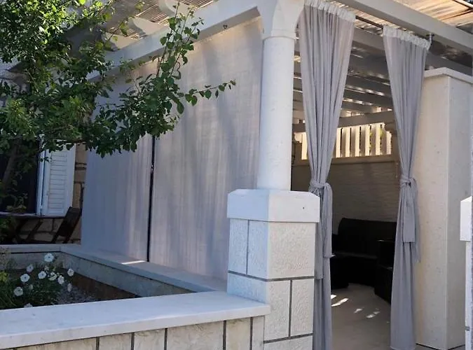 Appartement In With Seaview, Terrace, Air Condition, Wifi